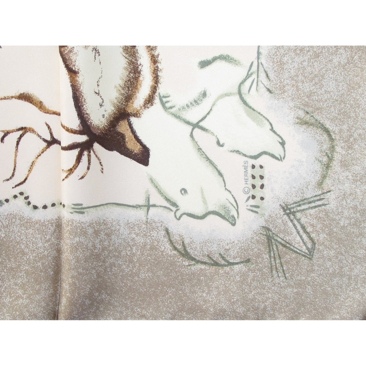 Hermes Premieres Mains by Zoe Pauwels Twill silk 90