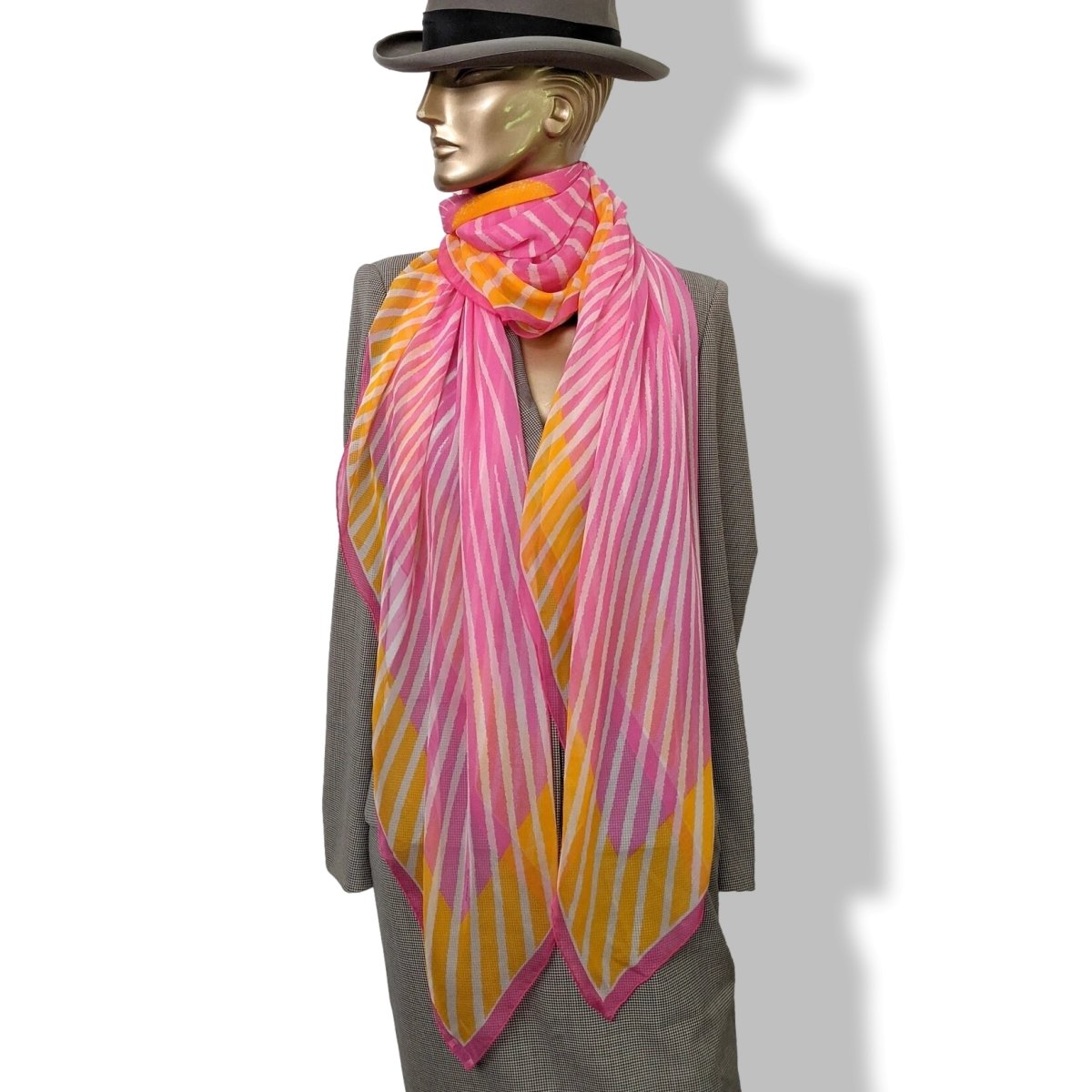 Hermes 2003 Fuchsia/Orange/Blanc Soleil by Fred Rawyler Mousseline 140 cm, Mint!