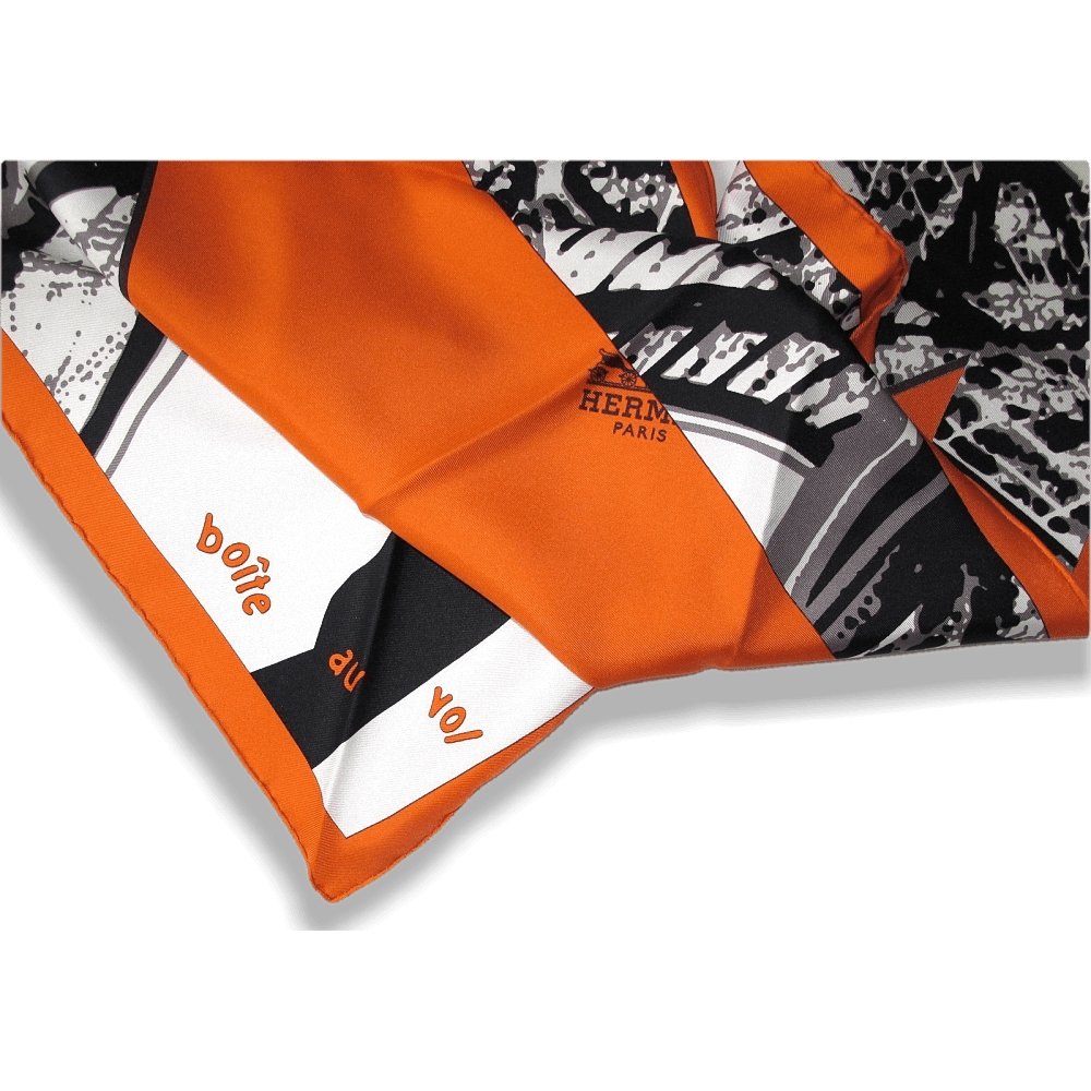 Hermes 2005 Special Issue Orange Boîte au Vol Twill Silk Pointu