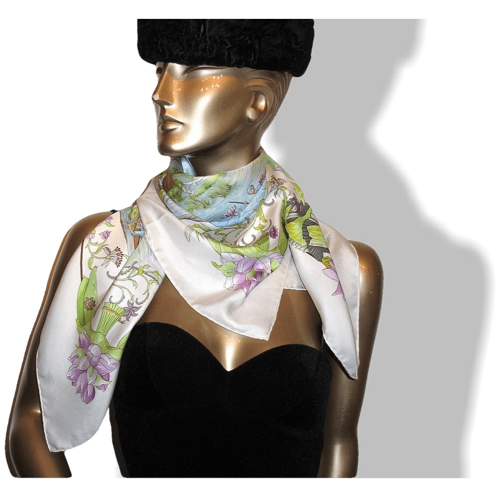 Hermes Sarasvti by Zoe Pauwels Twill 90