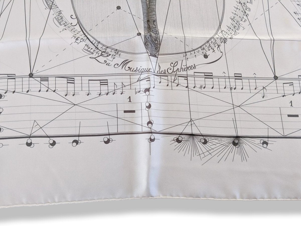 Hermes 2006 White/Grey MUSIQUE DES SPHERES Twill 90cm, Mint! - poupishop