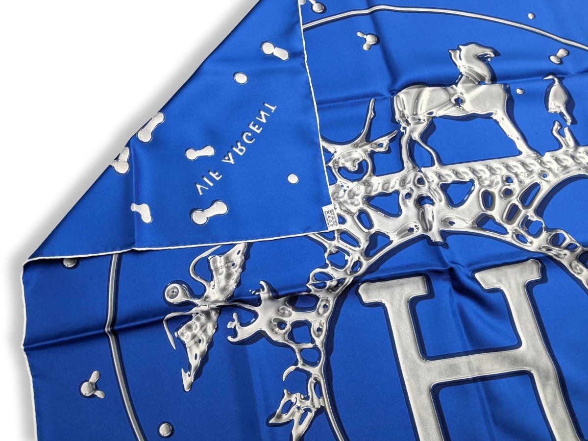 Hermes 2007 Bleu/Blanc/Argent Vif Argent by Dimitri Rybaltchenko Twill 90cm, New! - poupishop