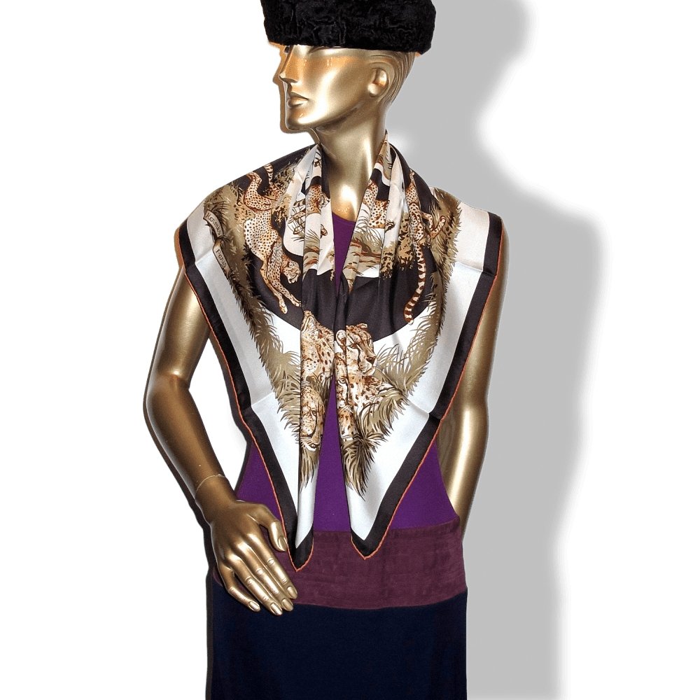 Hermes 2007 B/W Guepards by Robert Dallet Blanc Matte Overlay Twill Silk Scarf 90cm, New! - poupishop