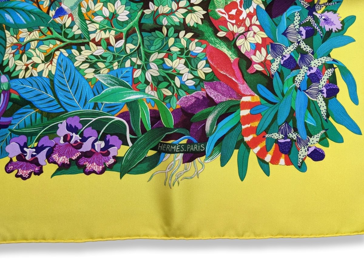 Hermes 2007 Jaune/Multi Au Coeur de la Vie by Aline Honore Twill 90 Scarf, Box!