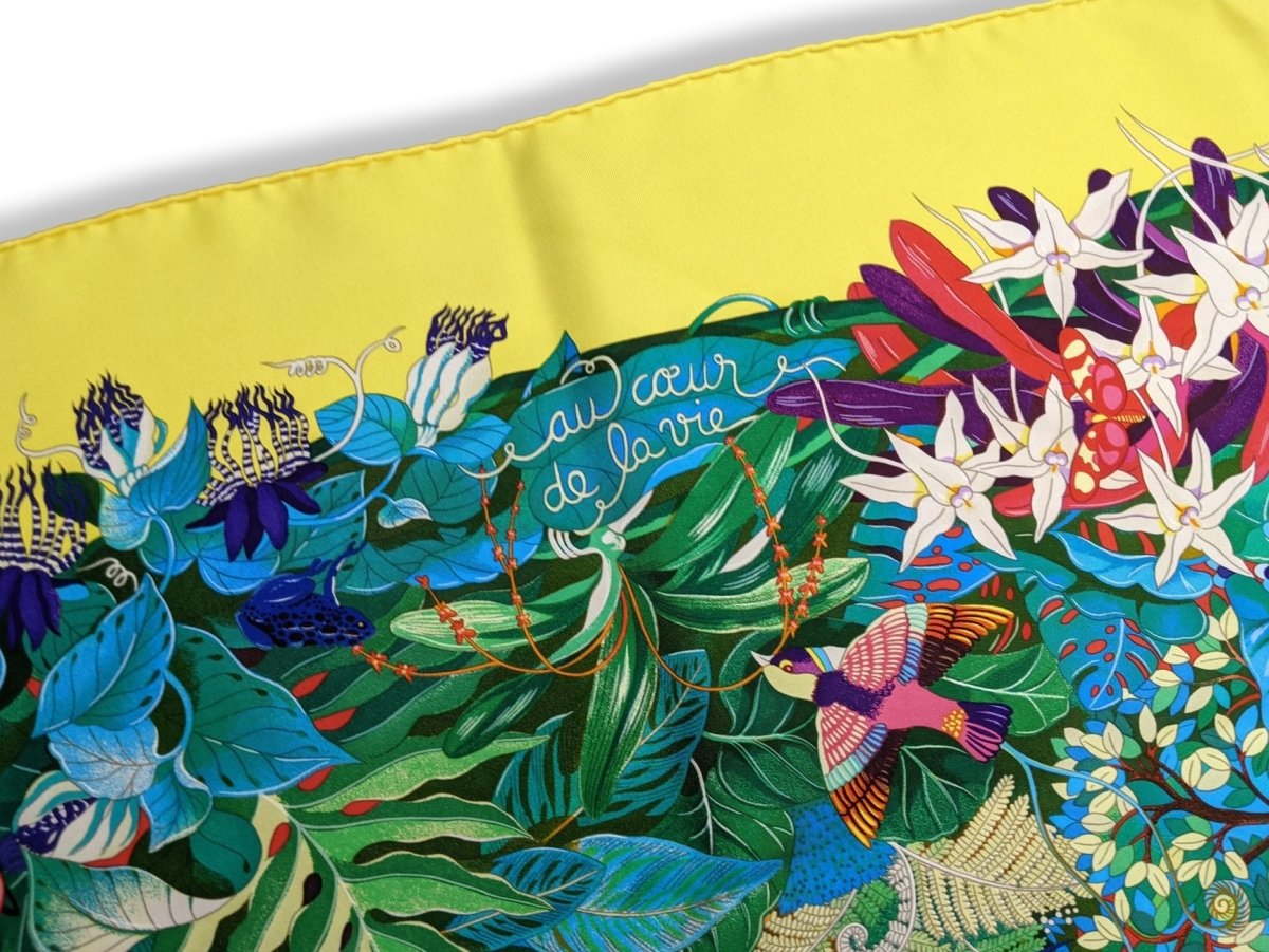 Hermes 2007 Jaune/Multi Au Coeur de la Vie by Aline Honore Twill 90 Scarf, Box!