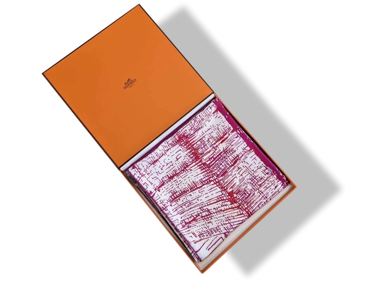 Hermes 2007 Blanc/Rouge/Violet DE PASSAGE A TOKYO Opening Store Twill Scarf 90
