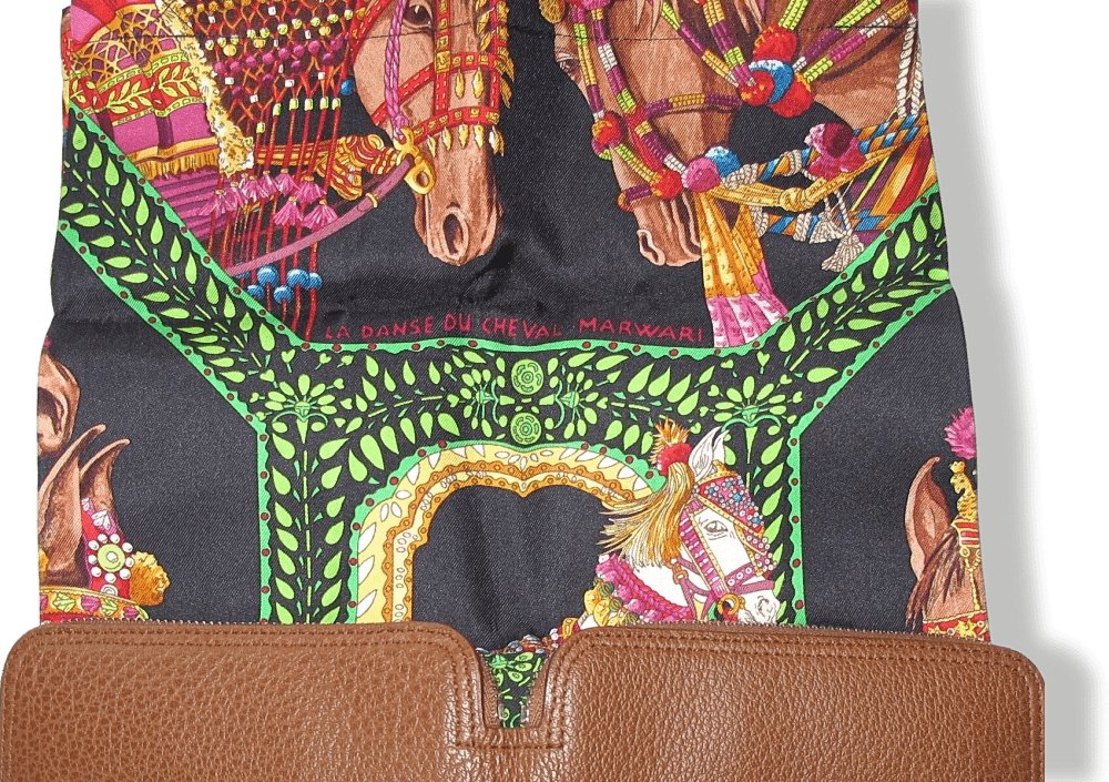 Hermes La danse du cheval Marwari by Annie Faivre Silky Pop Bag