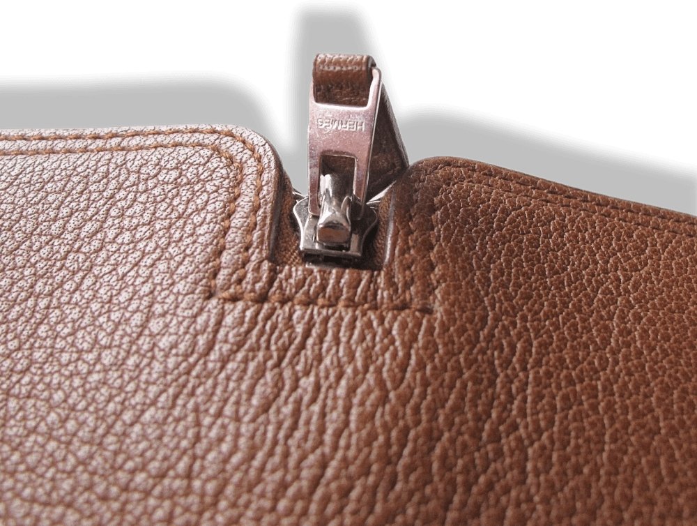 Hermes La danse du cheval Marwari by Annie Faivre Silky Pop Bag