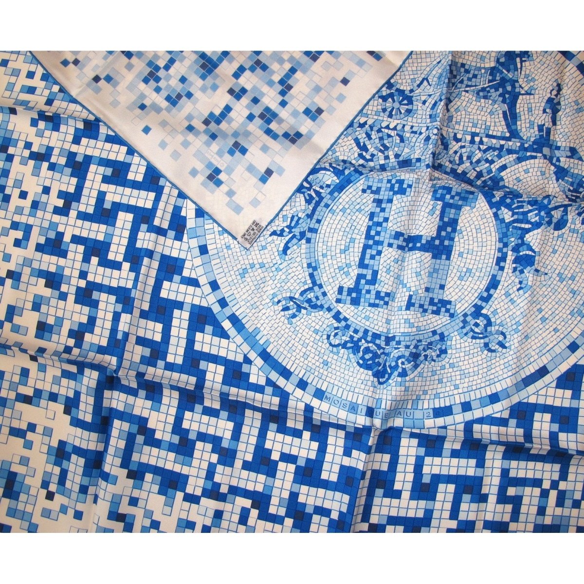 Hermes 2008 Blue White Mosaique au 24 Faubourg Twill 90, New! - poupishop