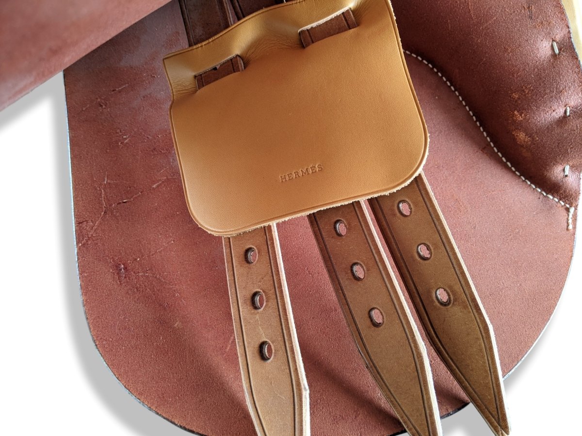 Hermes 2008 Pets Naturel/Sable Bull Calf CLASSIC ORIENTED JUMPING SADDLE, Sz 17" New!