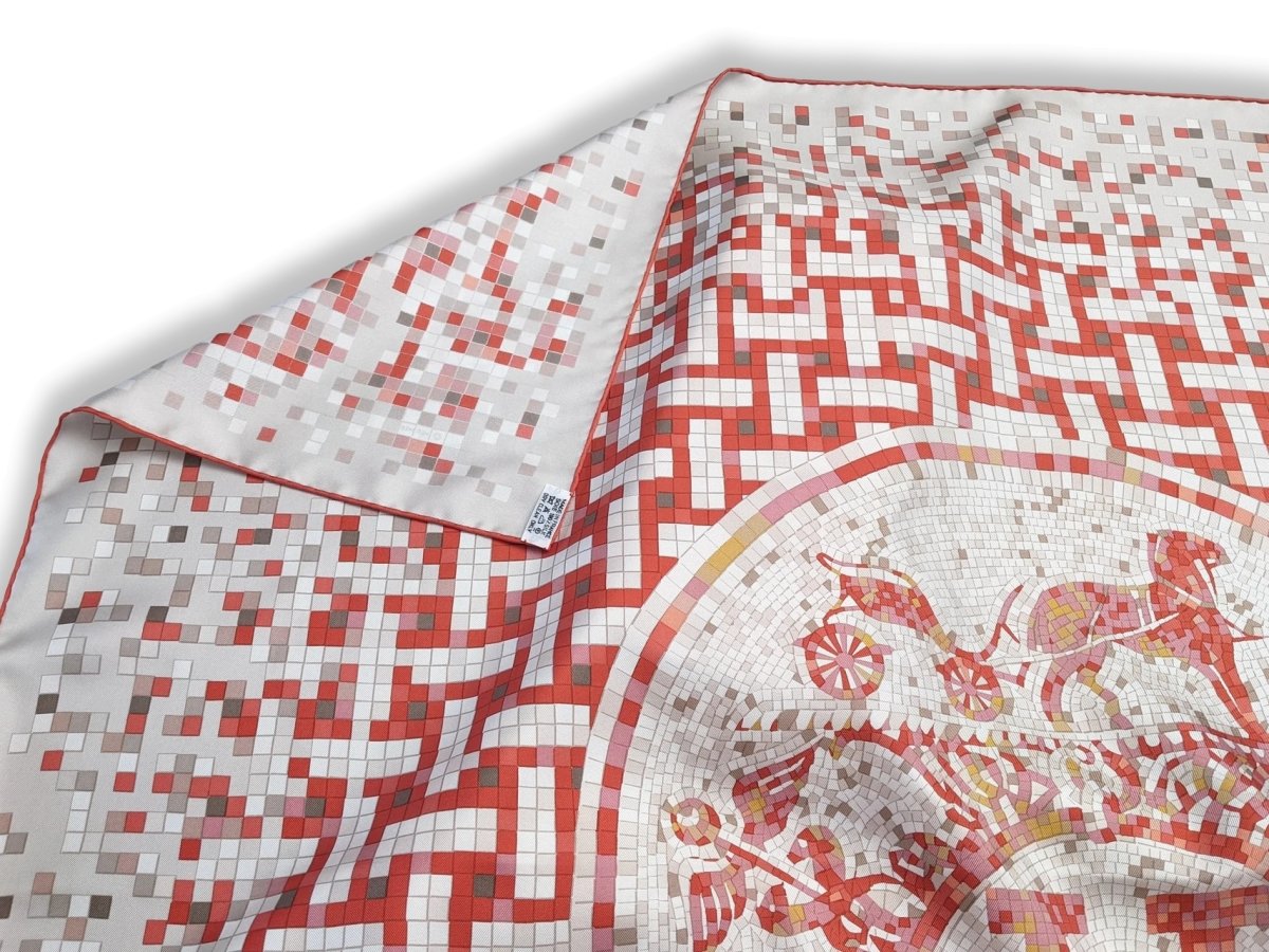 Hermes 2008 Rouge/Mastic/Gris "Mosaique au 24 Faubourg" by Benoit Pierre Emery Twill 90, NIB!