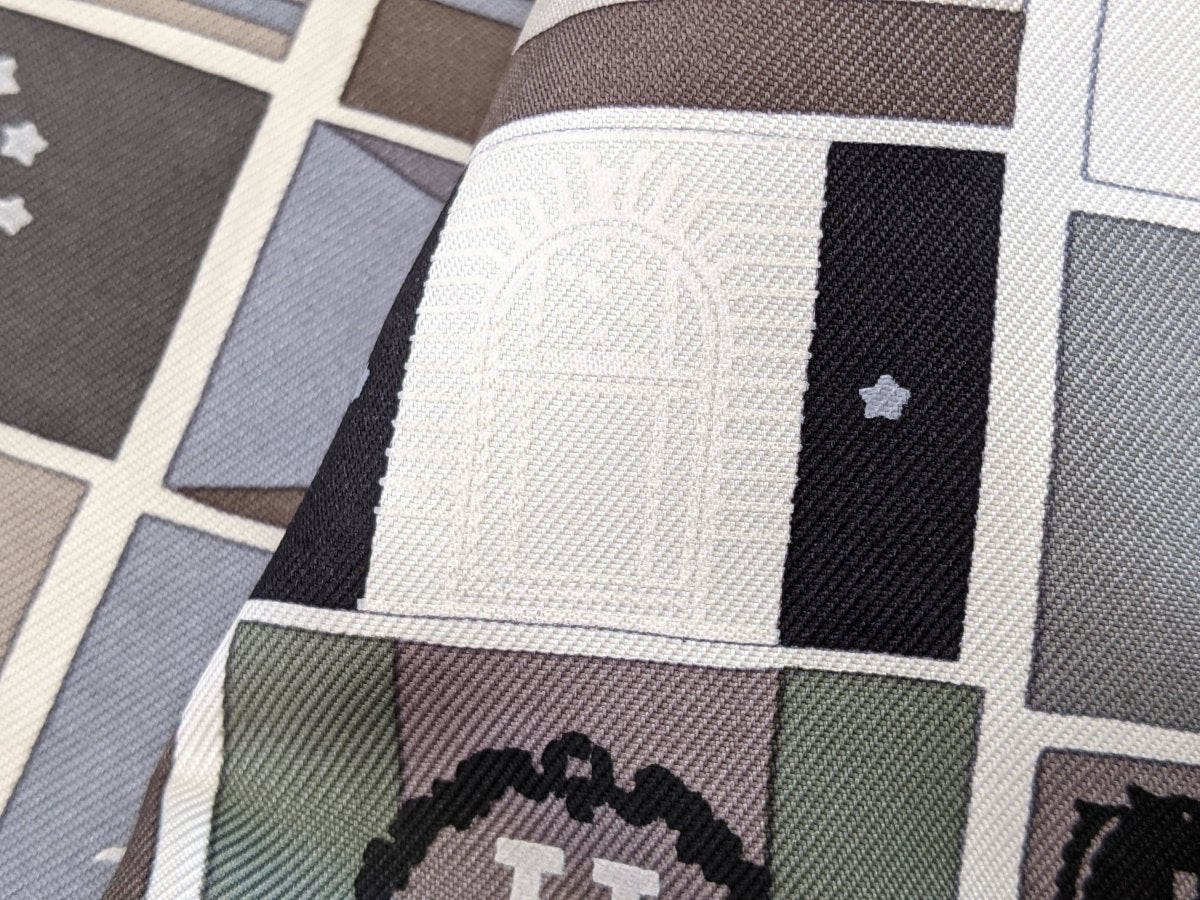 Hermes 2009 Black/White/Etoupe HERMES EN VOYAGE by Benoit Emery Blanc Matt Overprint Twill 90