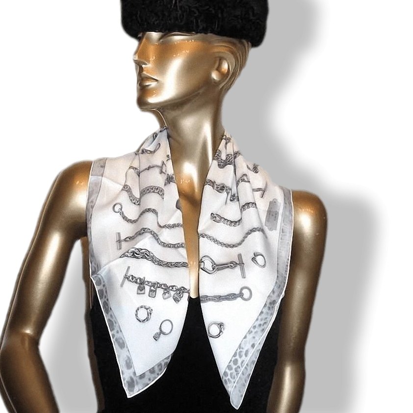 Hermes 2009 Bland/Gris CHAINES ET GOURMETTES Vintage silk 70 cm, Grail!