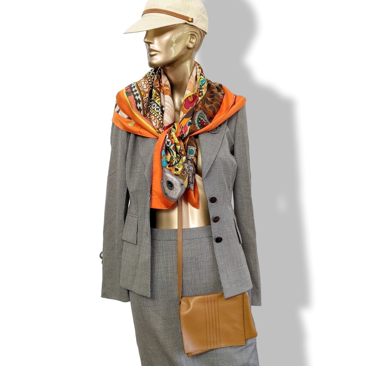 Hermes 2009 Orange/Mutli LA FEMMME AUX SEMELLES DE VENT by Aline Honore