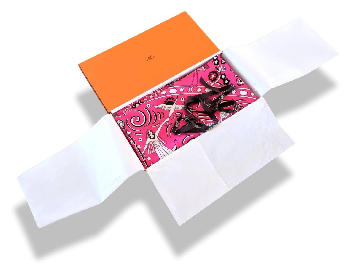 Hermes 2009 Rose Vif/Blanc PEUPLE DU VENT Silk Shawl 140, NIB!
