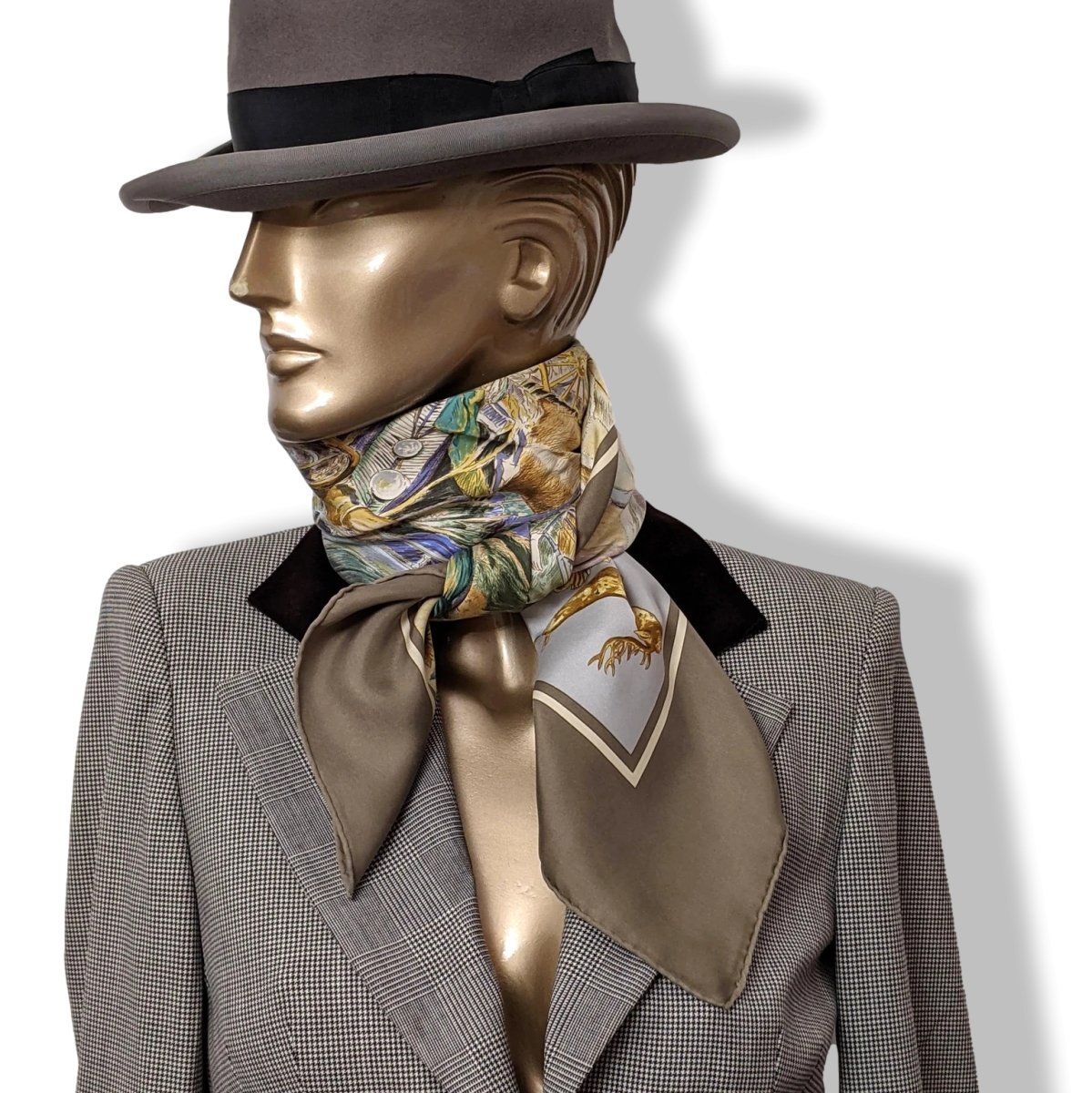 Hermes 2009 Taupe CONCOURS D'ELEGANCE, 1885 LIMOUSINES DE VOYAGE by Kermit Oliver Blanc Matte Overlay Twill 90cm - poupishop