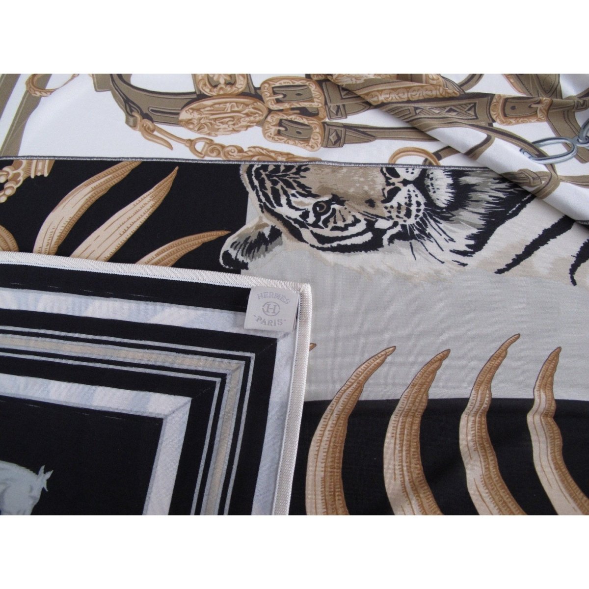 Hermes 2010 Black & White Carre en Carres Jersey Fluide 90cm, New! - poupishop