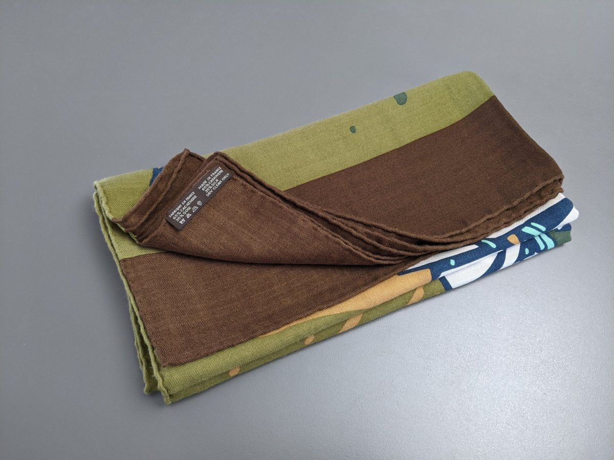 Hermes 2010s Kaki/Blanc GRAFF by Cyri Konga Phan Cashmere Shawl 140, New! - poupishop