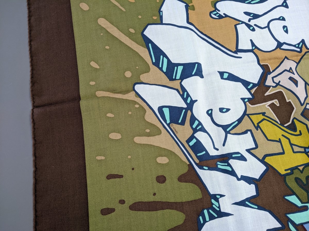 Hermes 2010s Kaki/Blanc GRAFF by Cyri Konga Phan Cashmere Shawl 140, New! - poupishop