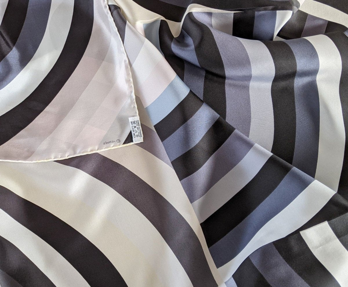 Hermes 2011 Noir/Gris/Blanc MARCELINA by Natalie Rich-Fernandez Summer Silk Carre Geant 140 cm