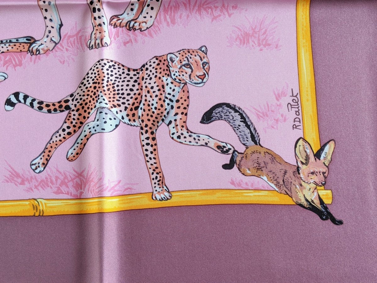 Hermes 2012 Bois de Rose/Rose TENDRESSE FELINE by Robert Dallet Blanc Matt Overprint Twill 90, New!
