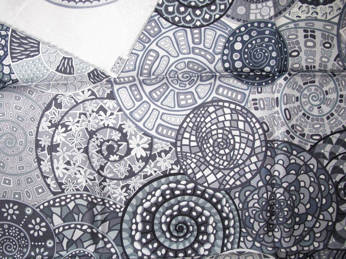 Hermes Reves D'Escargots by Christine Henry Twill 90