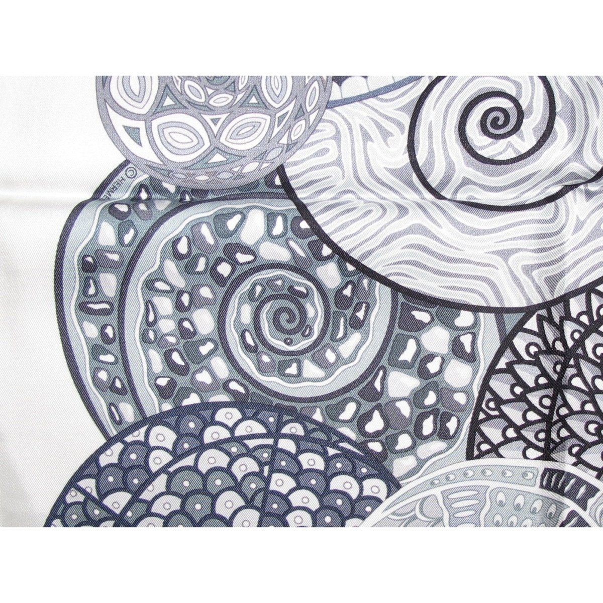 Hermes Reves D'Escargots by Christine Henry Twill 90