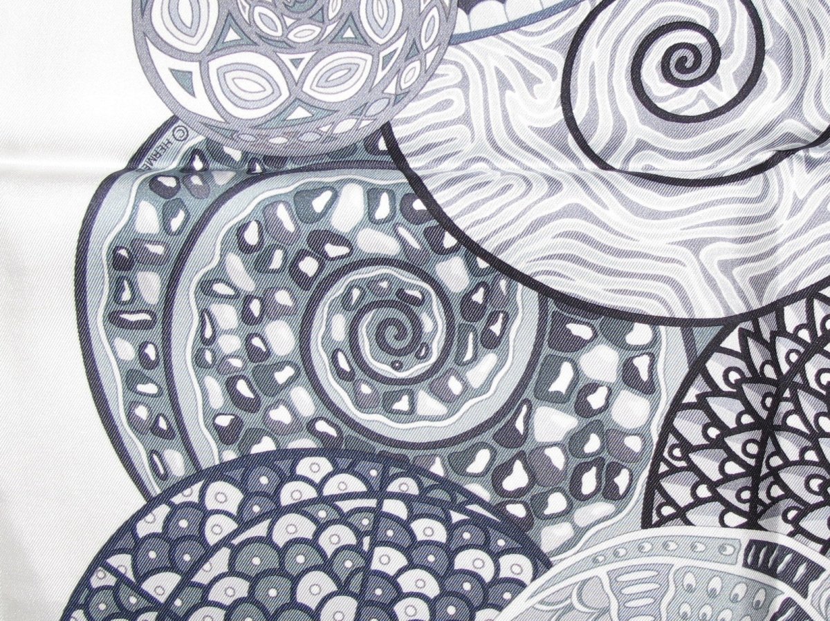 Hermes Reves D'Escargots by Christine Henry Twill 90