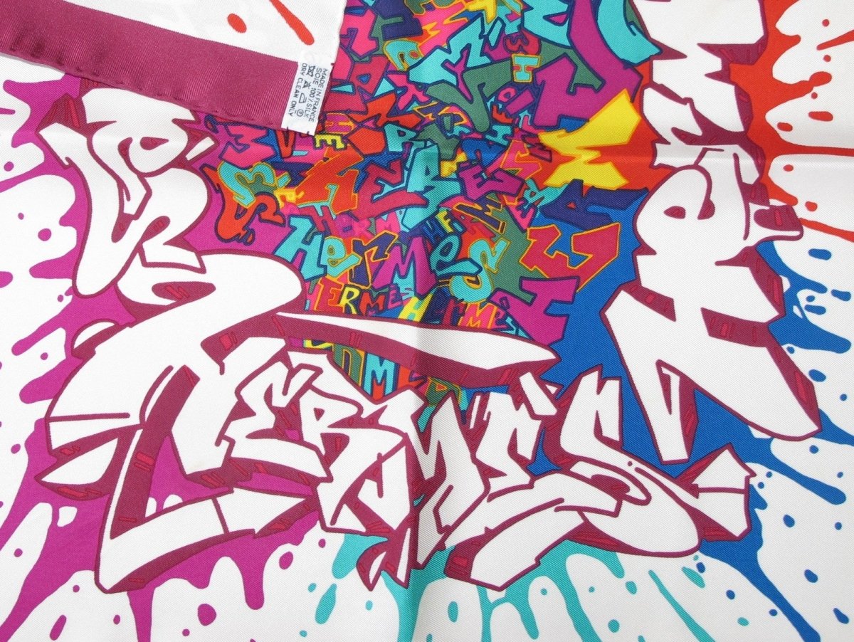 Hermes 2012 White Burgundy Graff Twill Gavroche Pocket Scarf 42cm, NIB! - poupishop