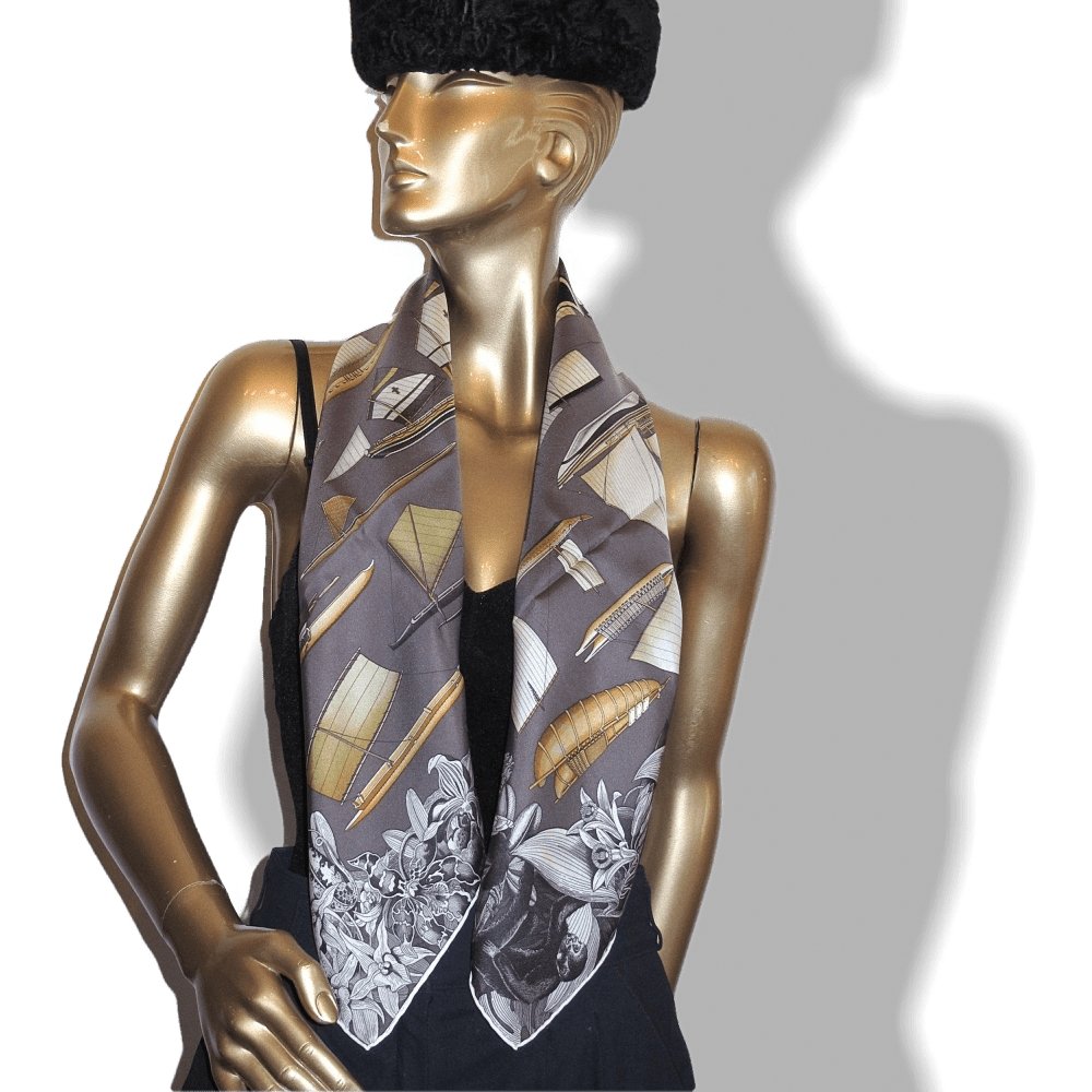 Hermes 2013 Etoupe Grey White Tous les Bateaux du Monde by Aline Honore Twill 90cm, New! - poupishop