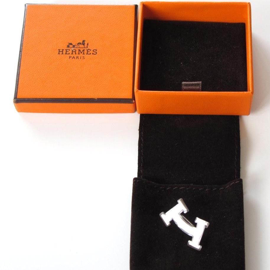 Hermes 2015 Brushed Silver Tiny Smile Badge Brooch, NIB! - poupishop