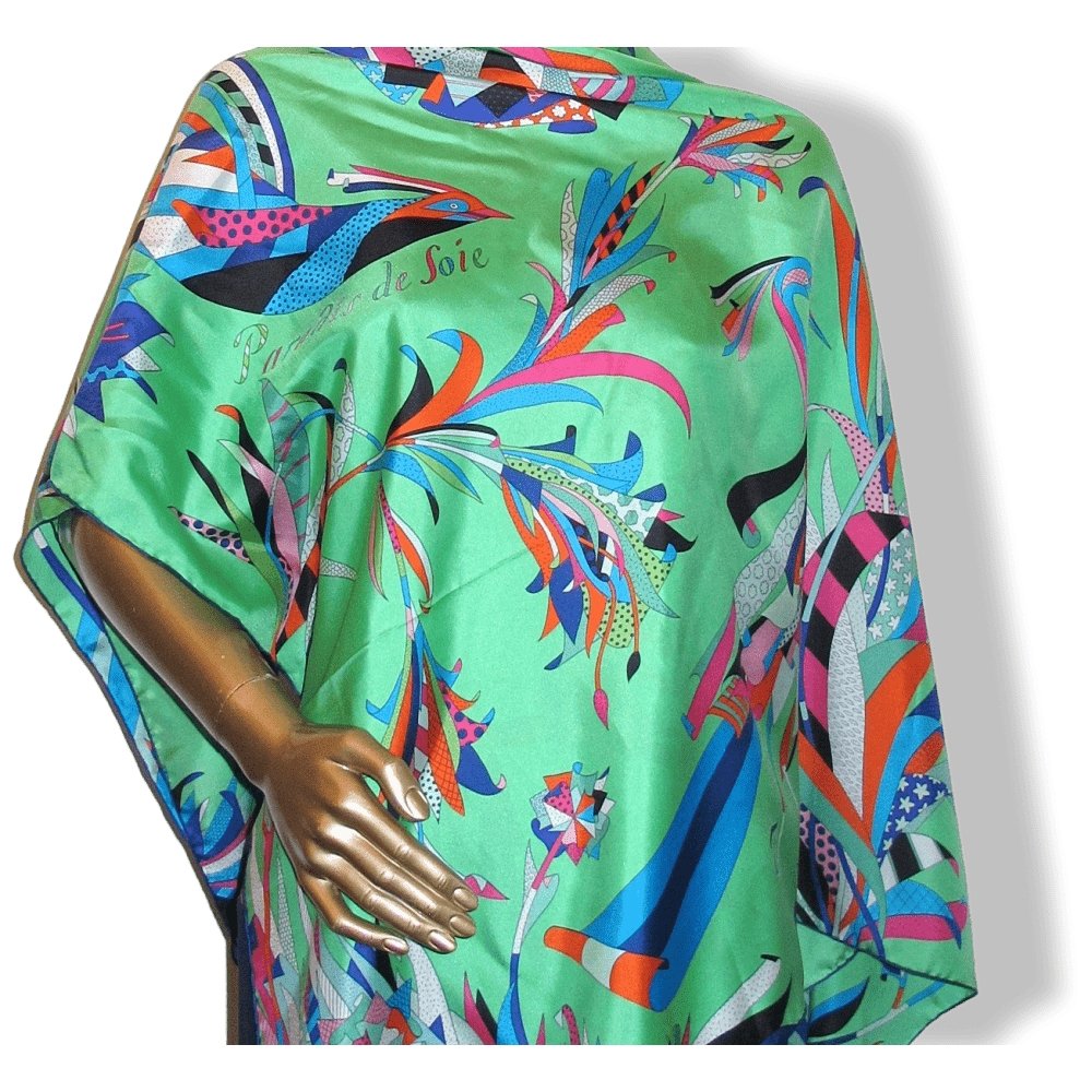 Hermes Paradis de Soie by Laetitia Bianchi Carre Geant Twill Plume 140