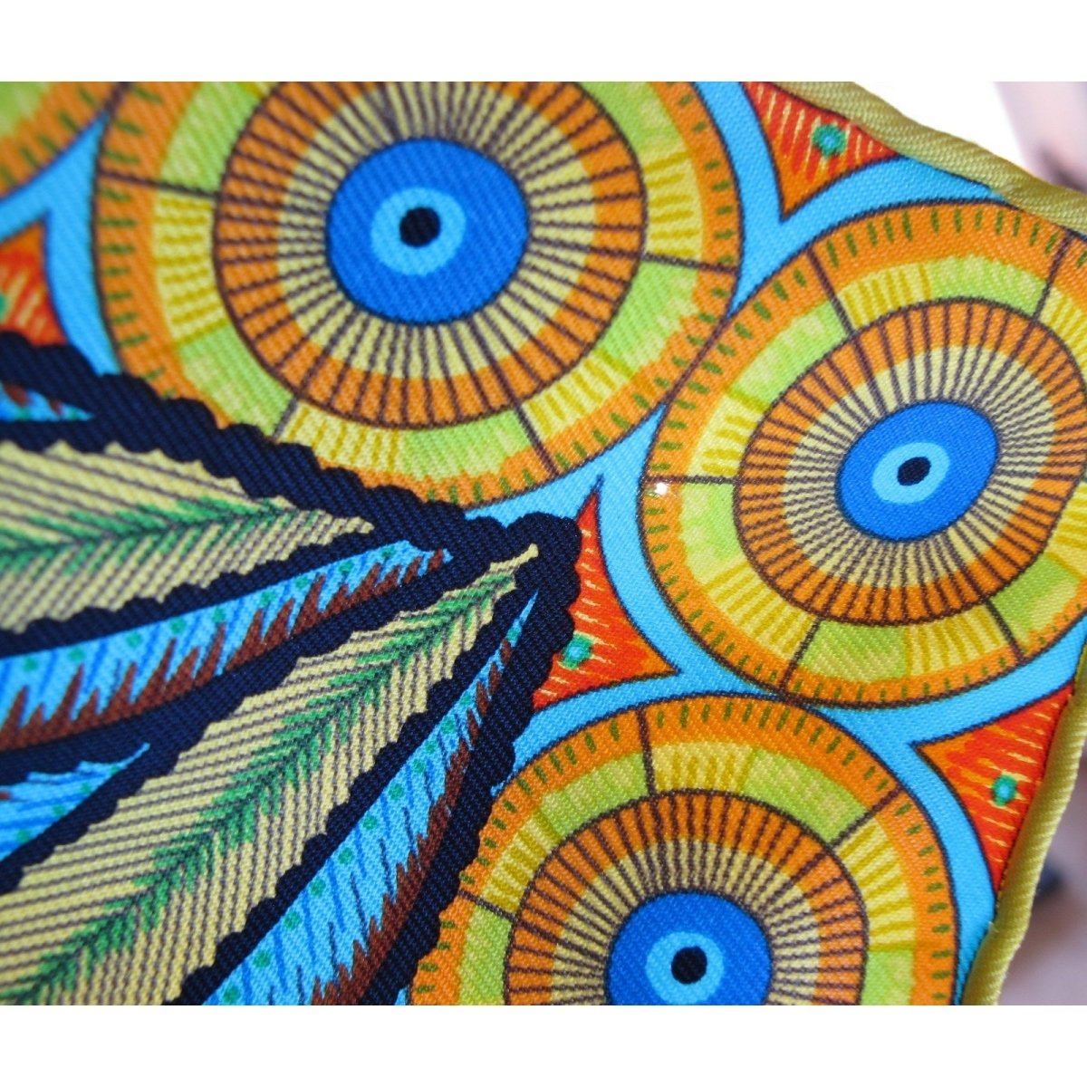 Hermes 2016 Indian Pink Yellow Blue The Savana Dance by Ardmore Artists Pocket Scarf Gavroche Twill 45, New with tiny defect! - poupishop