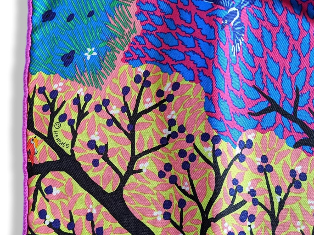 Hermes 2017 Fuchsia Green Pink DANS UN JARDIN ANGLAIS by Alice Shirley Gavroche Carre Scarf 45 CM - poupishop