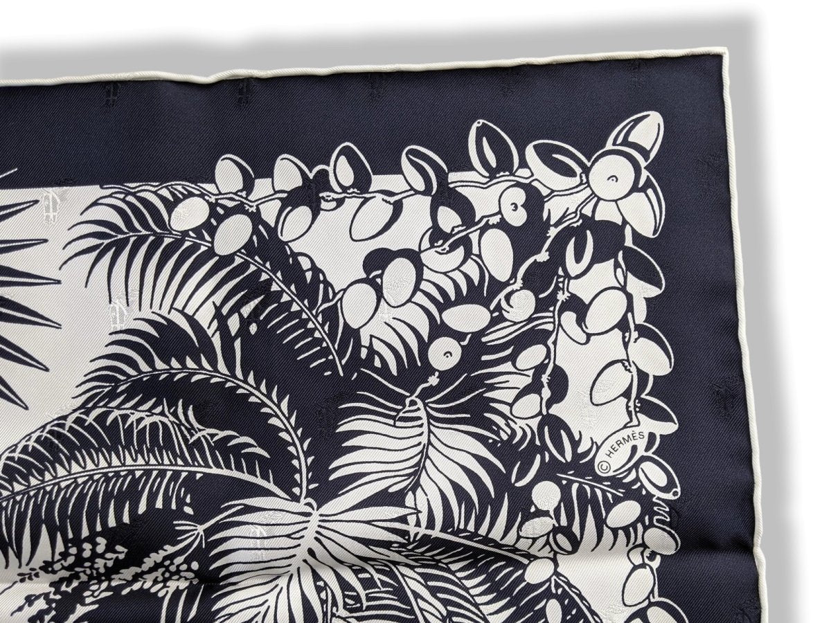 Hermes 2019 Rare Black Blue/White MYTHIQUES PHOENIX Jacquard Twill Silk Carre 70 cm, BNWTIB!