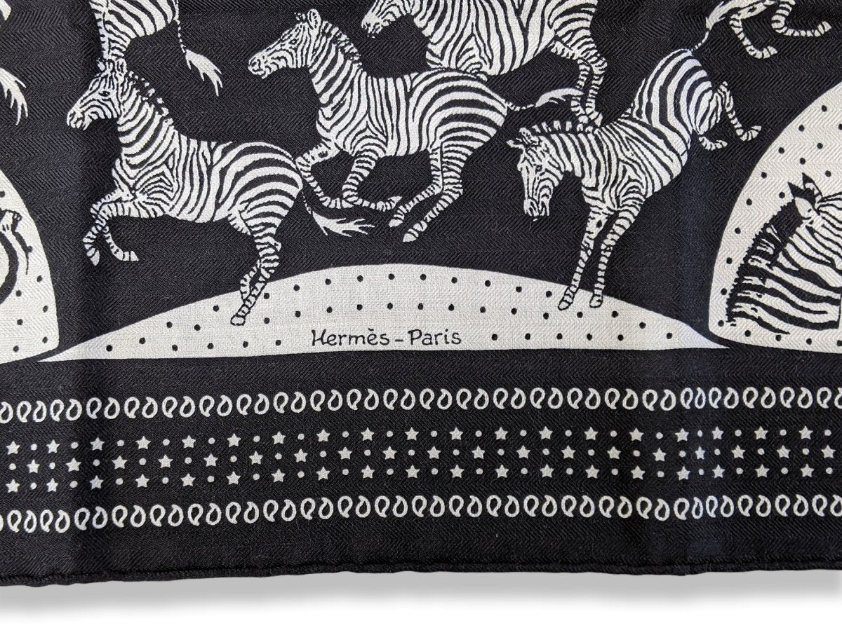 Hermes 2020 Noir/Blanc/Noir LES ZEBRES Zebras Cashmere Bandana 55, BNWT!