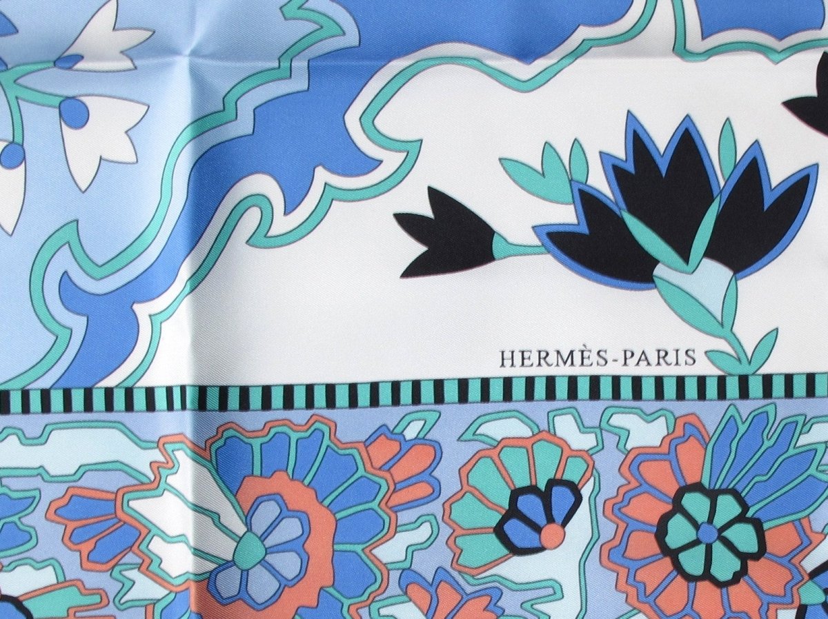 Hermes Paisley from Paisley Twill Gavroche Scarf 45 cm