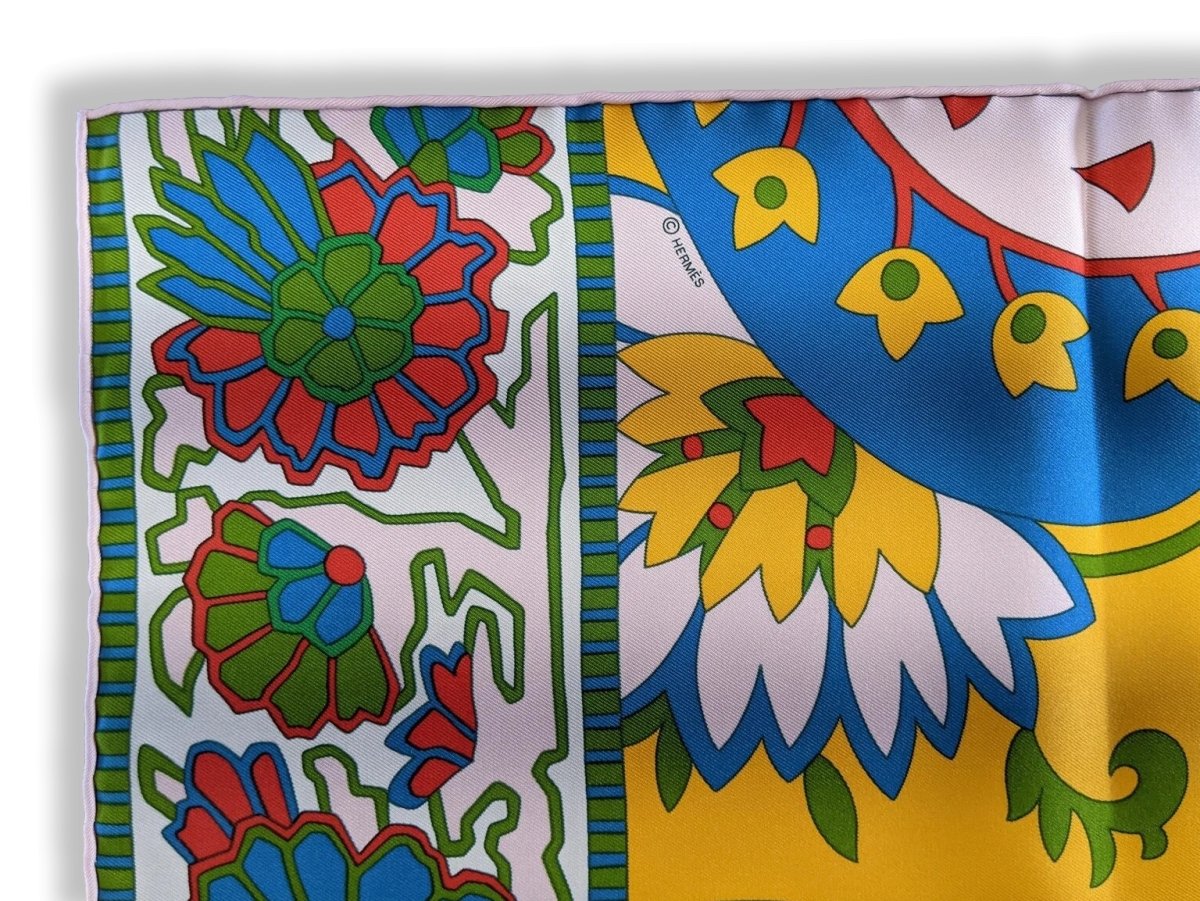 Hermes 2O19 Special Issue Rose/Jaune/Bleu Paisley from Paisley Twill Gavroche Pocket Scarf 45 cm, New!