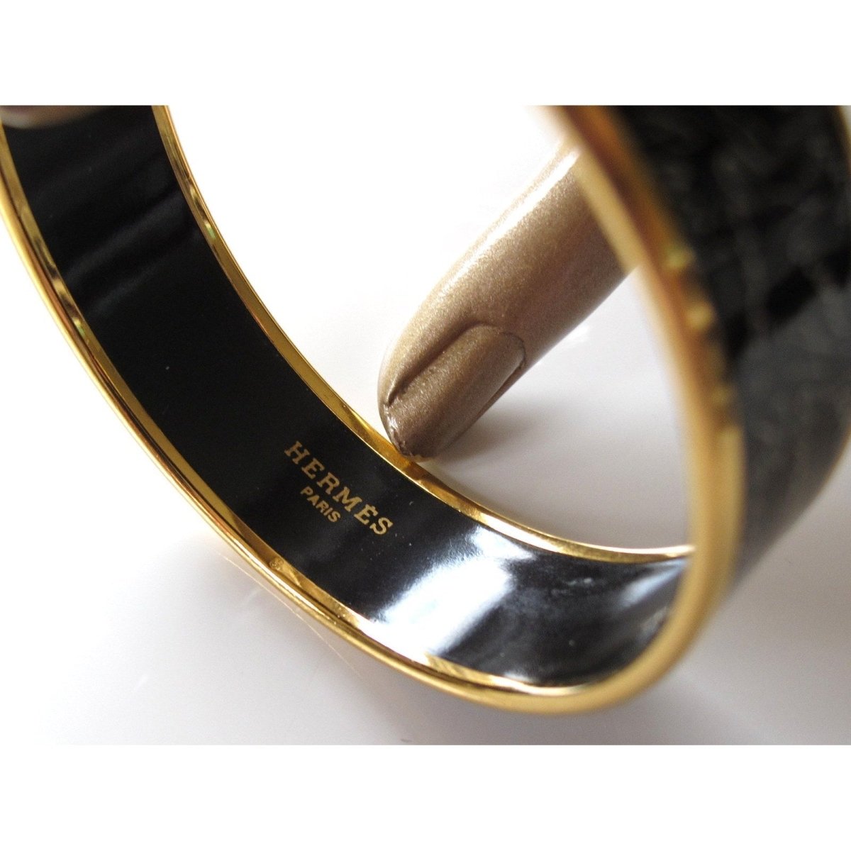 Hermes Black/White Enamel Gold Trim Ecriture Wide Bangle Bracelet 65 - poupishop