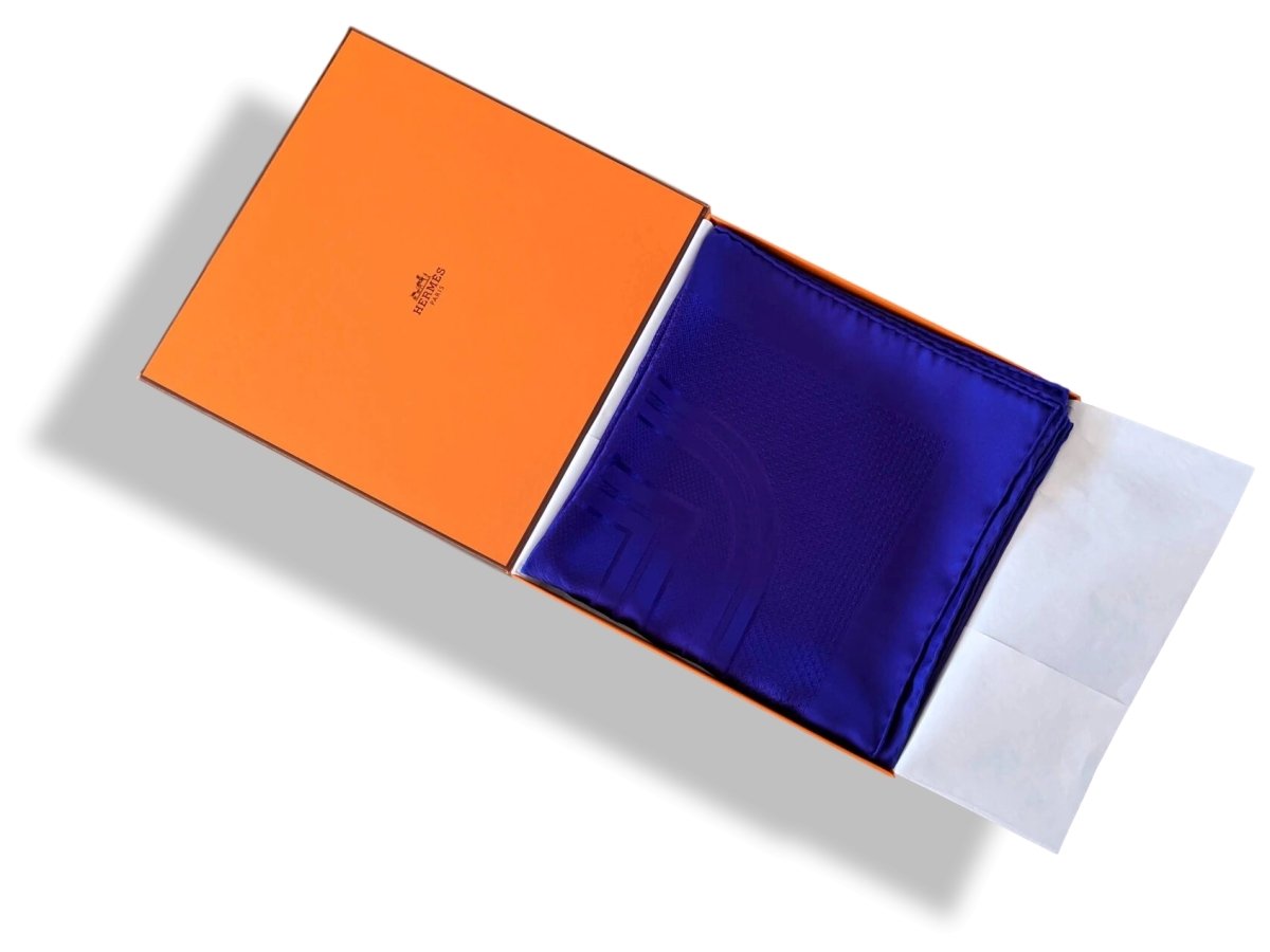 Hermes Bleu Pigment QUADRIGE by Pierre Peron Jacquard Twill 90, NIB!