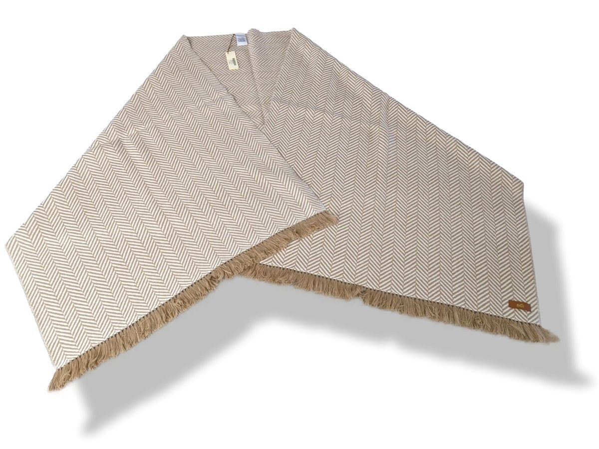 Hermes Camel/Ivoire Fringed 100% Cashmere ETOLE CHEVRON ARTISANALE Muffler Hand Woven in Nepal 70 x 200 cm, BNWT! - poupishop