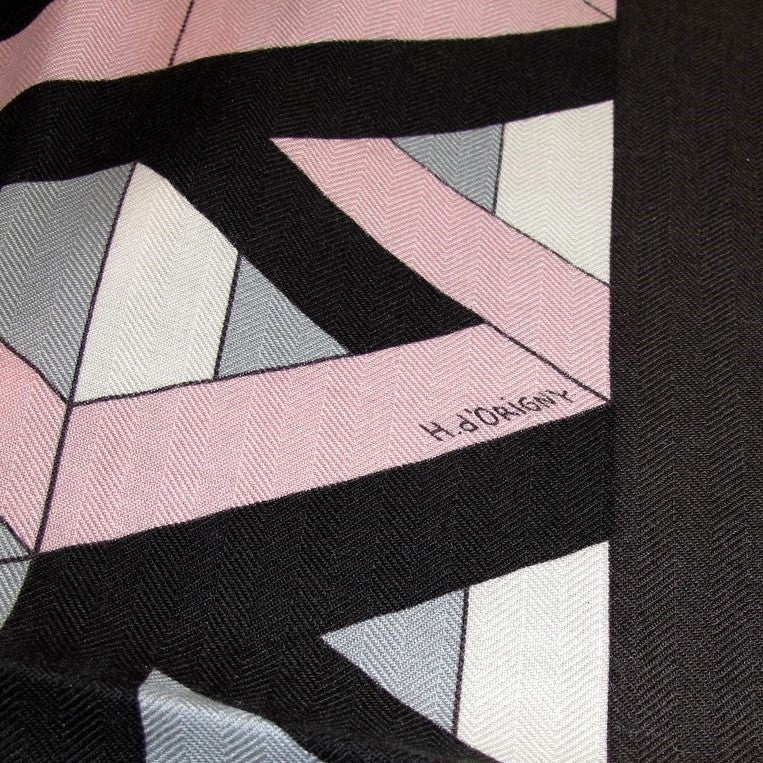 Hermes cw06 Anthracite/Blanc/Rose Carre Cube Cashmere Shawl 140, NWT - poupishop