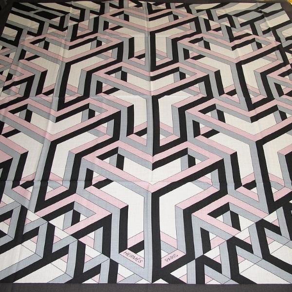 Hermes cw06 Anthracite/Blanc/Rose Carre Cube Cashmere Shawl 140, NWT - poupishop