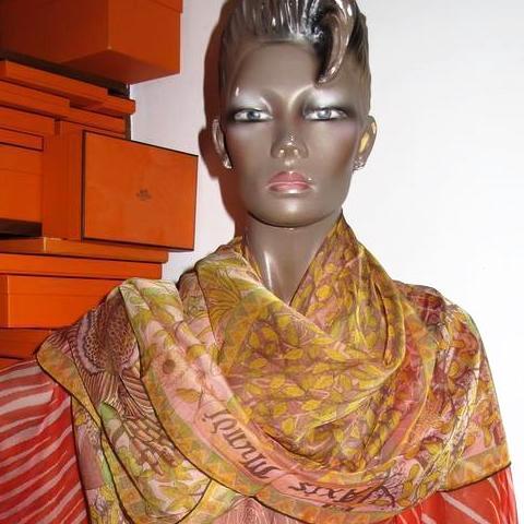 Hermes cw10 Poudre/Moutarde Changeante Axis Mundi Mousseline 140, New! - poupishop