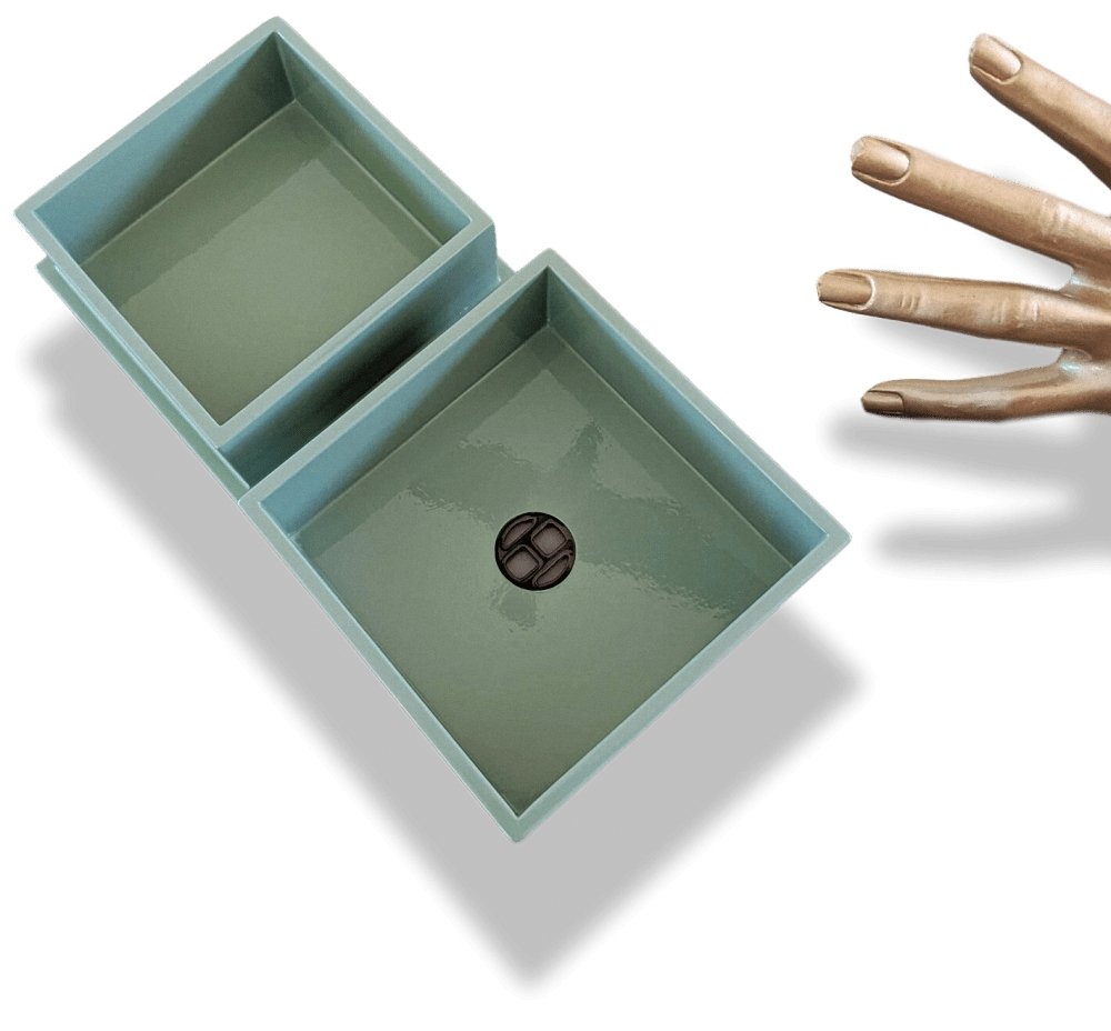 Hermes Dark Eucalyptus Celadon Lacquer & Horn BOX WITH COVER 13 x 13 x 5 cm, BNIB! - poupishop