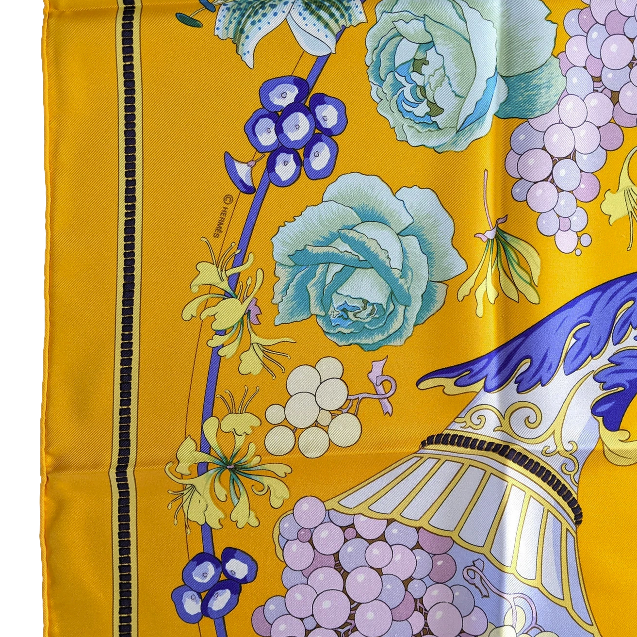 Hermes 1996 Special Issue Dpt Store Ginza "Fleurs & Raisins Matsuzakaya" by Christiane Vauzelles Twill Sacrf 90cm