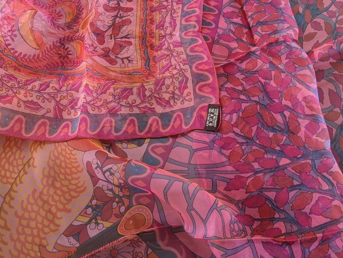 Hermes Fuchsia Jaune Ardoise Rose AXIS MUNDI Mousseline 140, New! - poupishop