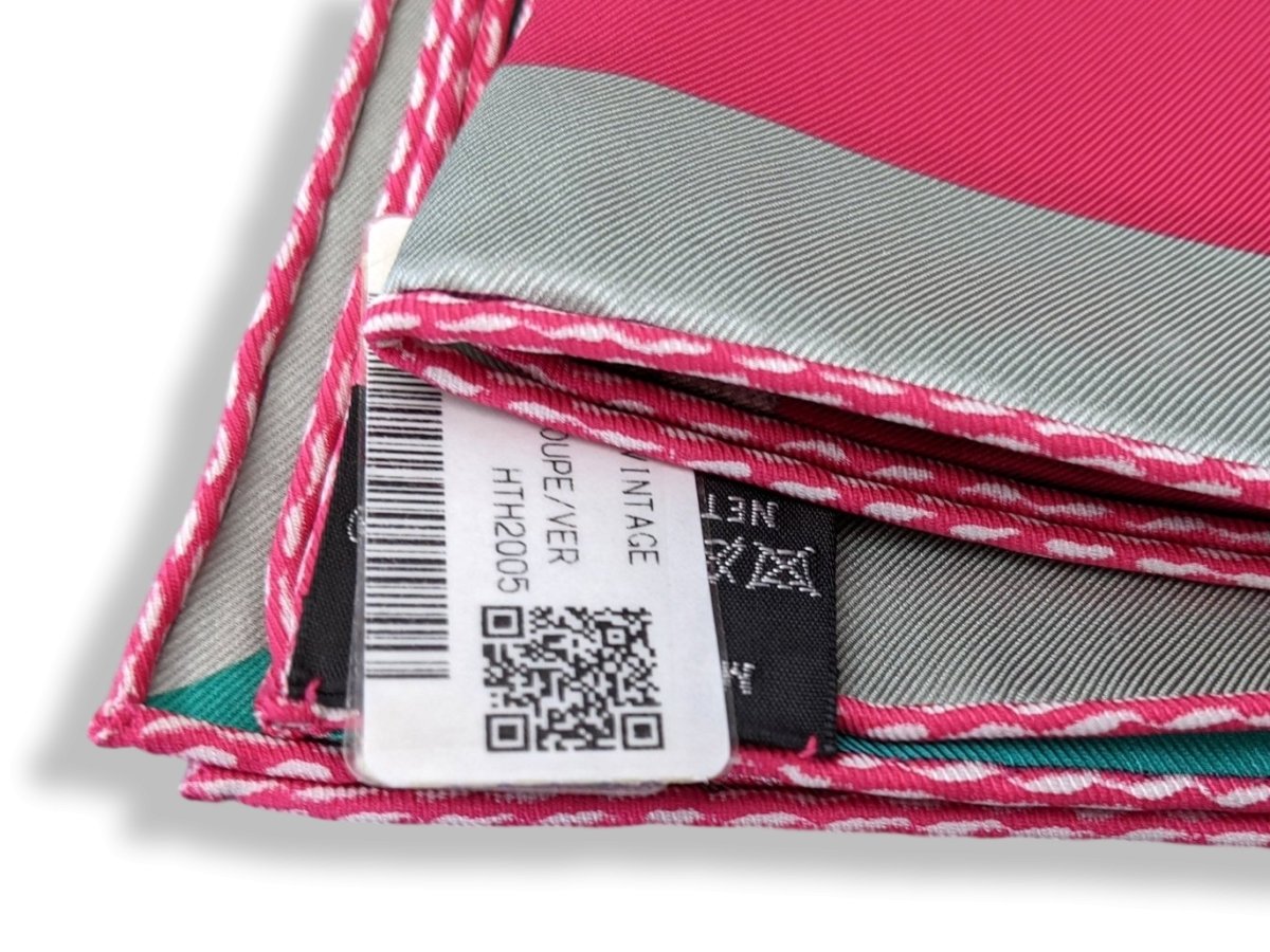 HERMES Fuchsia/Etoupe/Vert LES BASSETS Teckel by Xavier de Poret Printed Silk 70, BNWT! - poupishop