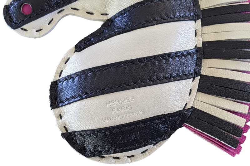 Hermes Noir/Blanc/Fuchsia Accessoire de Sac "Geegee Savannah" Bag Charm