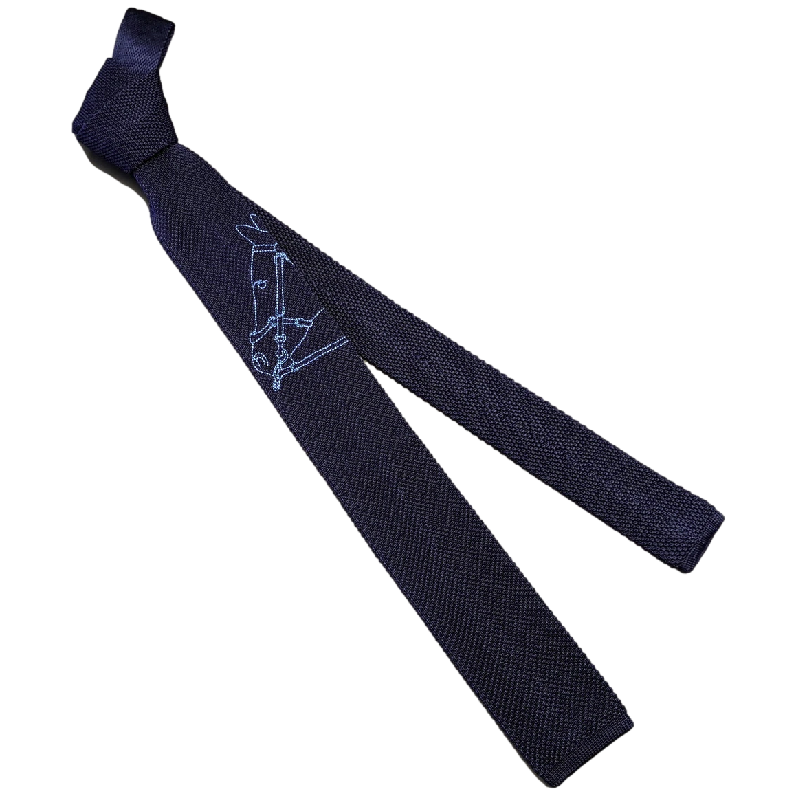 Hermes Marine/Azur "Harnais de Cabriolet" by Cyrille Diatkine Tricot de Soie Embroidered Tie 6 cm